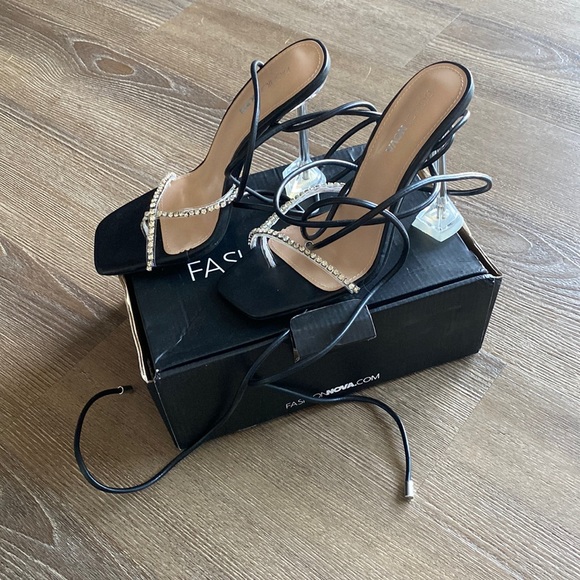 Fashion Nova Heels🥵 - Picture 3 of 8